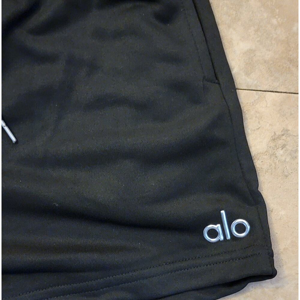 Alo Yoga Sz XL Black Set Fleece Crop Sweatshirt Shorts Athleisure Athletic New - Picture 4 of 5